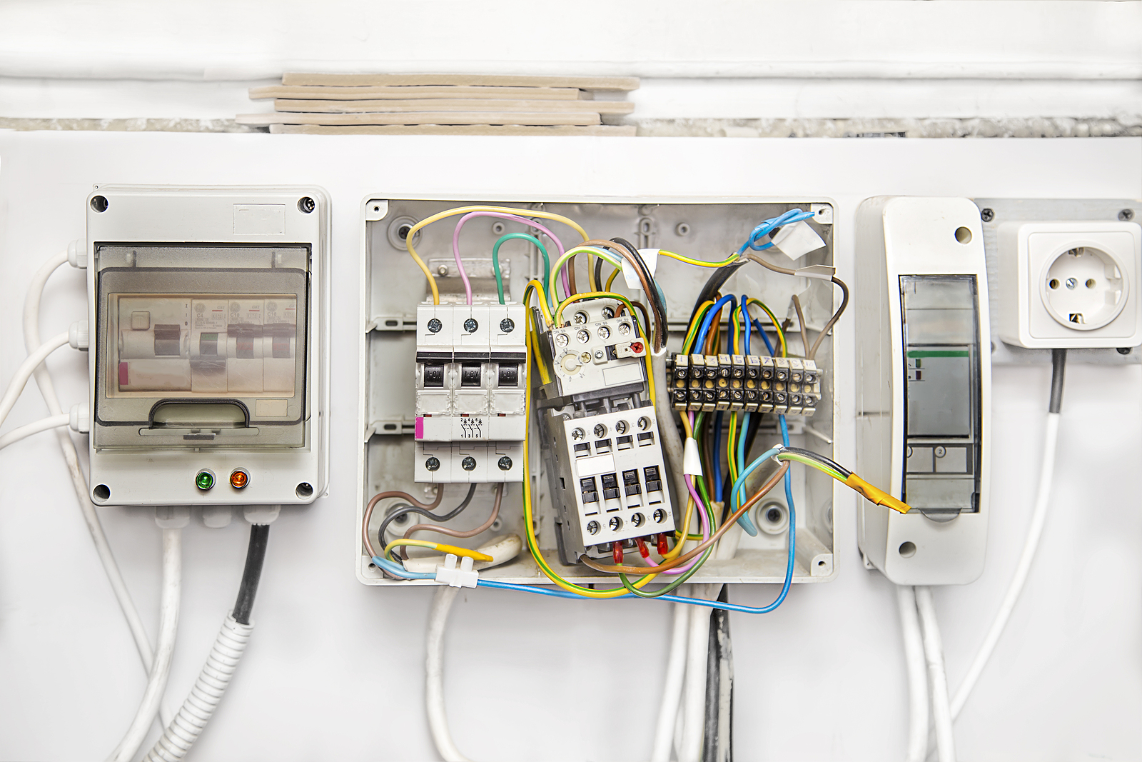 How Outdated Wiring and Breaker Panels Lead to Code Compliance Issues ...